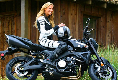 Качественная мотоэкипировка в магазине Hyperlook сможет порадовать многих мотоциклистов и мотобайкеров
