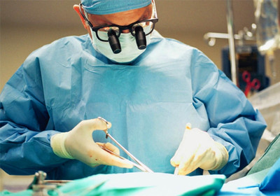 Хирургам в Омской области готовы платить 62 тысячи рублей