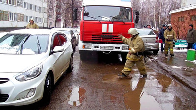 Омичи оценили доступность дворов для проезда пожарной техники