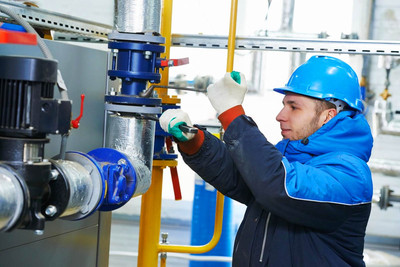 В Омской области вырос спрос на специалистов по обслуживанию и ремонту оборудования