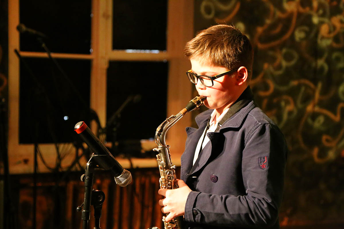 Посмотреть полный размер фото Выбор саксофона для новичков Выбор саксофона для новичков