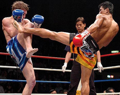 Омские зрители тайского бокса перестали путать китайских боксеров с казахстанскими
