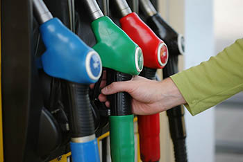Цены на бензин завышают?