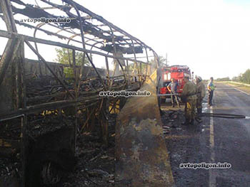 В Омской области дотла сгорел автобус