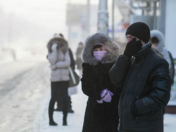 В Омской области запретили в мороз возить детей в школы