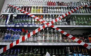 Продажу спиртных напитков в жилых домах Омска ограничат