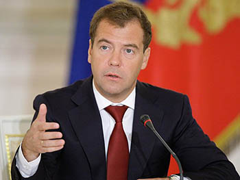 Медведев заставил омичей вспомнить о кластерах