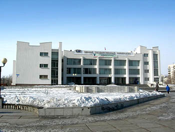 Суд разрешил омским студентам учиться в 6-м корпусе ОмГУ