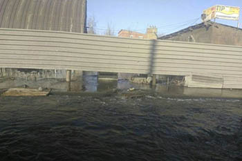 Из-за паводковых вод полиция перекрыла в Омске несколько улиц