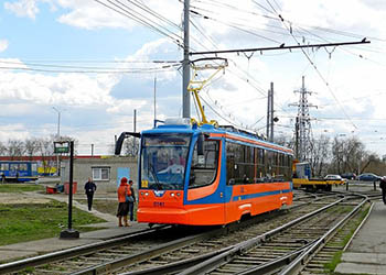 В Омске на маршрут вышел литературный трамвай