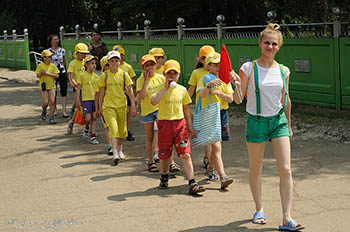 Почти 40 тысяч омских школьников летом отправятся в оздоровительные лагеря