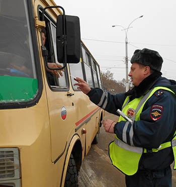 Омские полицейские нашли обмотанную скотчем маршрутку