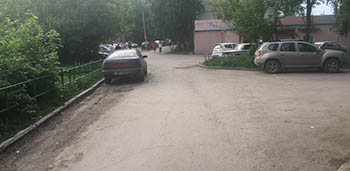 В Омске полиция ищет водителя, сбившего женщину и скрывшегося с места ДТП