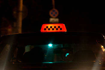 В Омске в очередной раз напали на таксиста