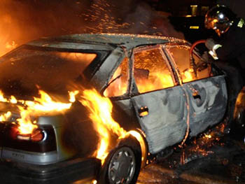 В Омске горел автомобиль «Вольво»