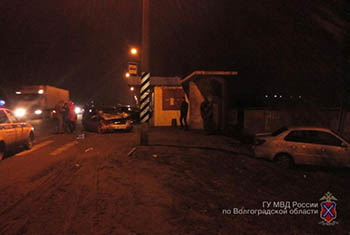 В Омске при столкновении «жигулей» и мусоровоза пострадали три человека