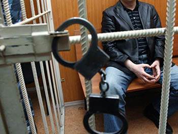Омский рецидивист украл у 15-летней девочки инвалидное кресло