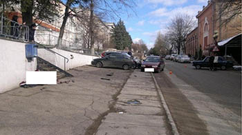 В Омске, в печально известном поселке Светлом, пьяный автомобилист сбил пешехода