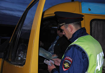 За день полиция выявила в Омске 30 неисправных пассажирских автобусов