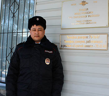 Омский участковый полиции спас человека