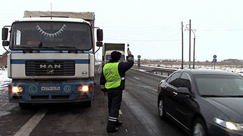 В ходе рейда в Омске выявлено 14 автобусов с неисправностями