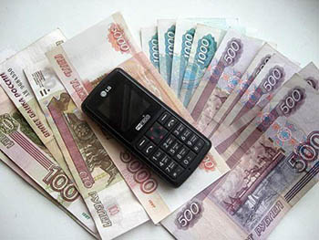 Юный омич купил у сверстника телефон за деньги «банка приколов»