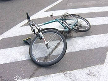 В Омске водитель «Сузуки» сбил велосипедистку
