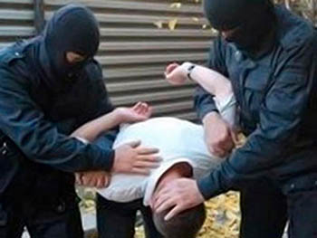 У омских грабителей при задержании изъят целый арсенал оружия