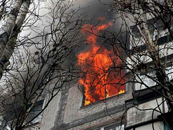 Во время пожара в доме в Омской области погиб 88-летний пенсионер