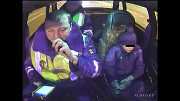 Полицейские Омска помогли ребенку найти его дом