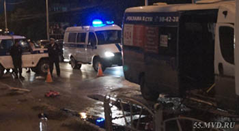 В Омске на Красном Пути маршрутка врезалась в автобус: 19 человек пострадали