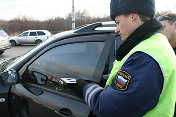 Сегодня в Омске начнут проверять тонированные автомобили 