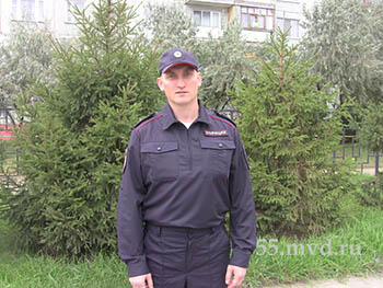 Омский полицейский отмечен за спасение из огня соседа по дому