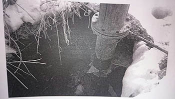В гибели омички, упавшей в колодец, могут обвинить коммунальщиков