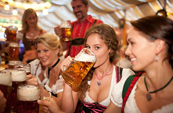 Ежегодный берлинский пивной фестиваль приглашает гостей