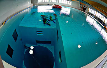 Cамый глубокий бассейн в мире находится в Брюсселе