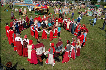 В Новгородской области в конце мая пройдет праздник «Хоровод традиций»