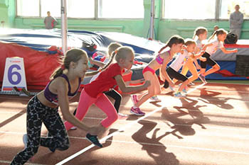 Омская школа легкой атлетики отметила полувековой юбилей