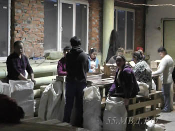 В Омске накрыли подпольный цех по производству палочек для еды