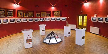 Коломыйский музей огромная расписная «Писанка»