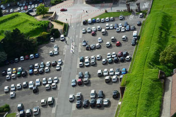 Больничные парковки заработали за год 149 млн