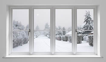 Чем утеплить окна на зиму